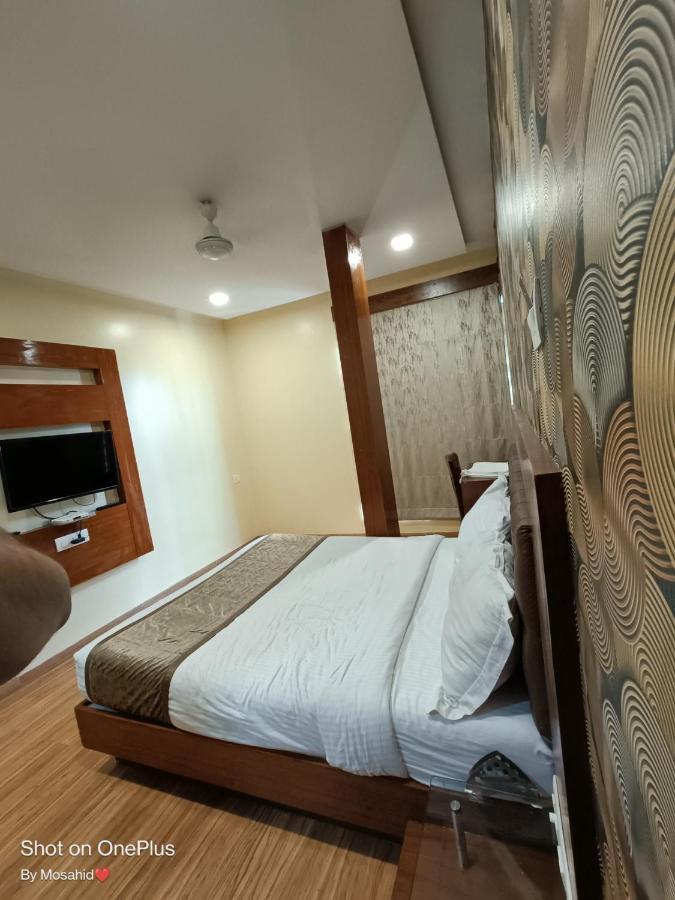 Hotel A Suites Mumbai Bagian luar foto