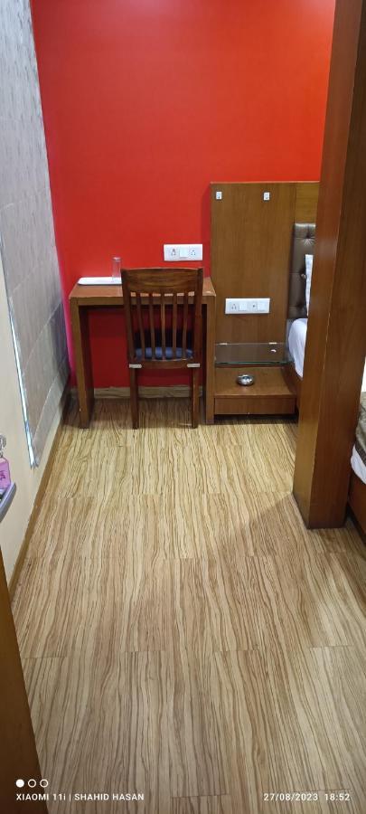 Hotel A Suites Mumbai Bagian luar foto